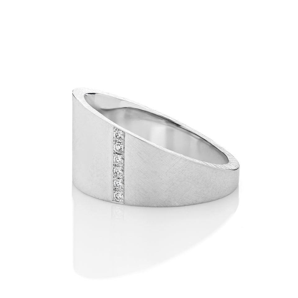 05 skrå damering med hvide brillanter - Hvidguld