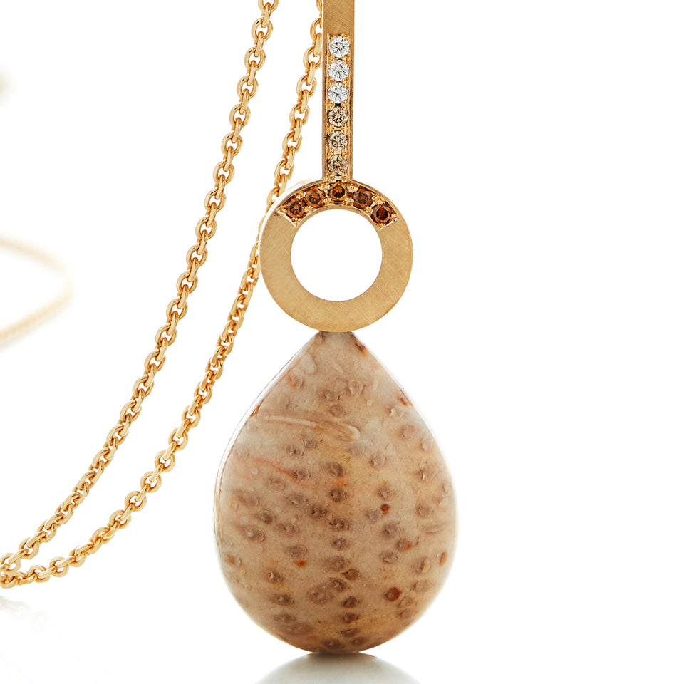 Eksklusivt unika vedhæng med forstenet palmetræ og brillanter - Gult guld