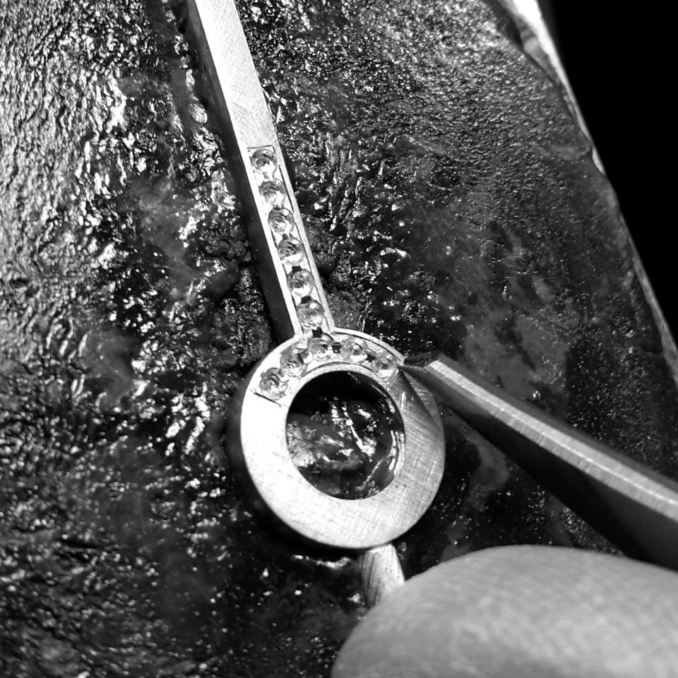 Eksklusivt unika vedhæng med forstenet palmetræ og brillanter - Gult guld