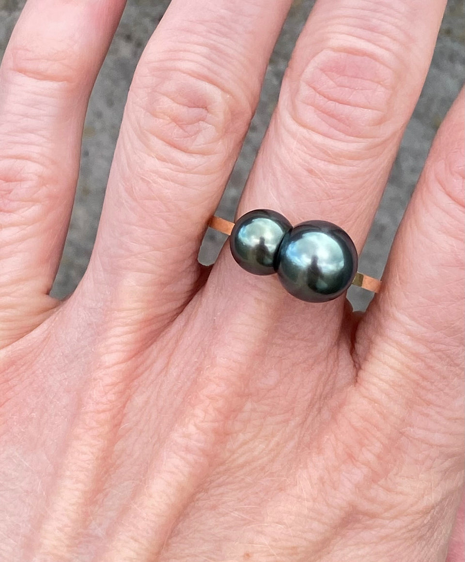 Sculpture ring med Tahiti perler - Gult guld